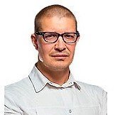 Врач Кузнецов Максим Николаевич